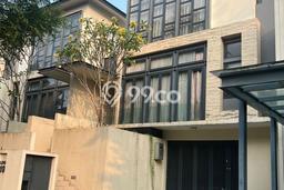 Rumah Mewah LB 242m2 Siap Huni Desain Elegan di BSD, Tangerang Rumah Mewah LB 242m2 Siap Huni Desain Elegan di BSD, Tangerang