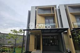 Rumah Luas Asri 3 KT Siap Huni di BSD City Tangerang Rumah Luas Asri 3 KT Siap Huni di BSD City Tangerang