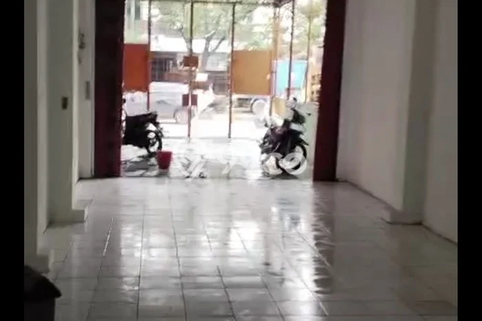 Disewakan Ruko komersial di Cipondoh luas bangunan 72m2 Disewakan Ruko komersial di Cipondoh luas bangunan 72m2