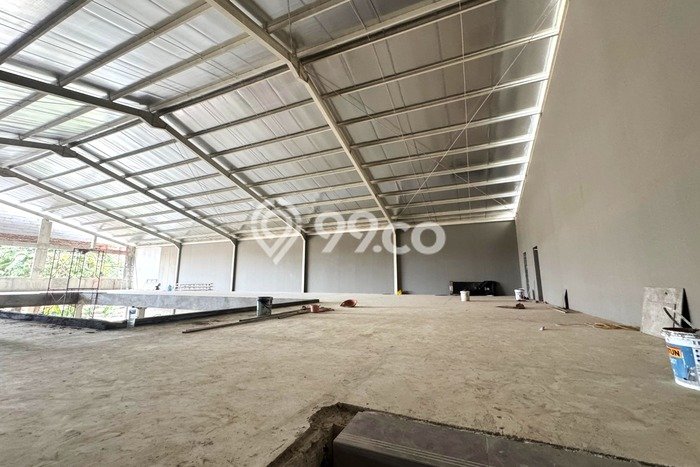 Unit Gudang Dijual di Jakarta Barat LT 1823m2 & LB 1200m2 Unit Gudang Dijual di Jakarta Barat LT 1823m2 & LB 1200m2