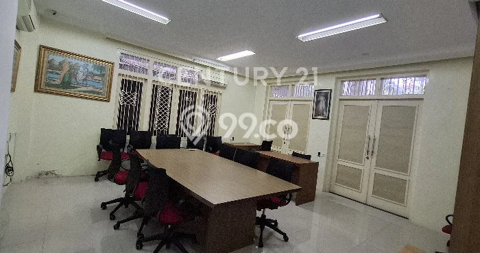 Disewakan Kantor komersial di Menteng luas bangunan 600m2 Disewakan Kantor komersial di Menteng luas bangunan 600m2