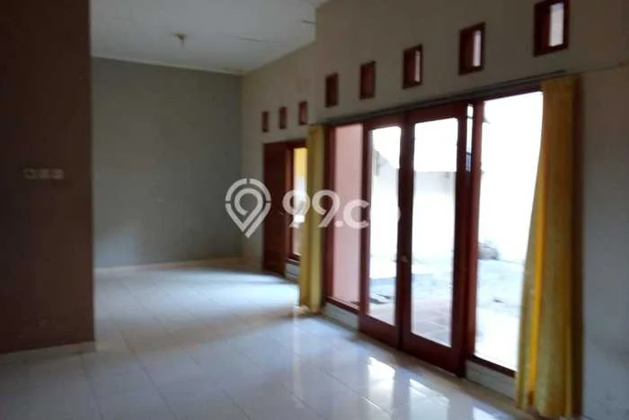 HUNIAN PREMIUM! Rumah di Laweyan, 2 KM, Kawasan Prospektif, LT 180m² Bangunan 140m² HUNIAN PREMIUM! Rumah di Laweyan, 2 KM, Kawasan Prospektif, LT 180m² Bangunan 140m²