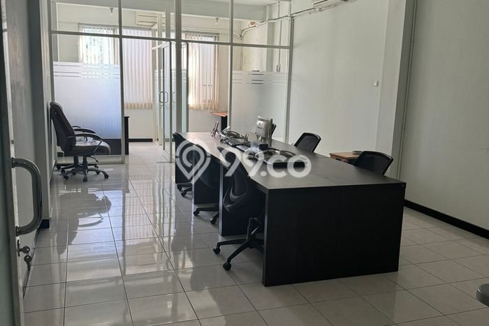 Ruko Kawasan Middle East Ring Road, Luas 250m2m², Lokasi Bisnis, For Rent Ruko Kawasan Middle East Ring Road, Luas 250m2m², Lokasi Bisnis, For Rent