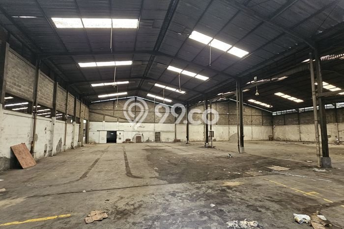 LOKASI STRATEGIS! Gudang di Jababeka, Luas 8491m², Area Ramai, Siap Operasional LOKASI STRATEGIS! Gudang di Jababeka, Luas 8491m², Area Ramai, Siap Operasional