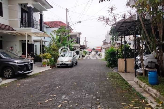 Dijual Rumah 3 Kamar Lokasi Ideal Bagus dan Strategis di Depok Dijual Rumah 3 Kamar Lokasi Ideal Bagus dan Strategis di Depok