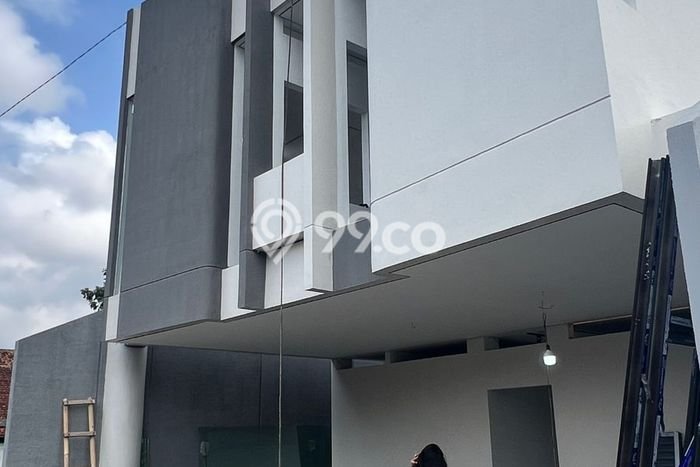 For Sale! Luxury House LT 139m2 Desain Elegan di Condong Catur For Sale! Luxury House LT 139m2 Desain Elegan di Condong Catur