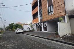 Jual Rumah Luas Elegan Dengan View Cantik di Maguwoharjo, Yogyakarta Jual Rumah Luas Elegan Dengan View Cantik di Maguwoharjo, Yogyakarta