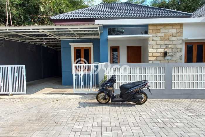 Rumah Modern Cantik 3 Kamar Siap Huni di Sleman Rumah Modern Cantik 3 Kamar Siap Huni di Sleman