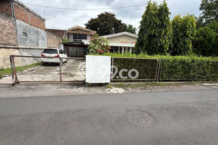 Lahan untuk Dijual Lokasi Mergangsan, Yogyakarta Luas 2455m2 SHM Lahan untuk Dijual Lokasi Mergangsan, Yogyakarta Luas 2455m2 SHM