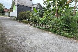 Tanah Komersial di Ngaglik, Luas 422m2m², Akses Mudah Tanah Komersial di Ngaglik, Luas 422m2m², Akses Mudah