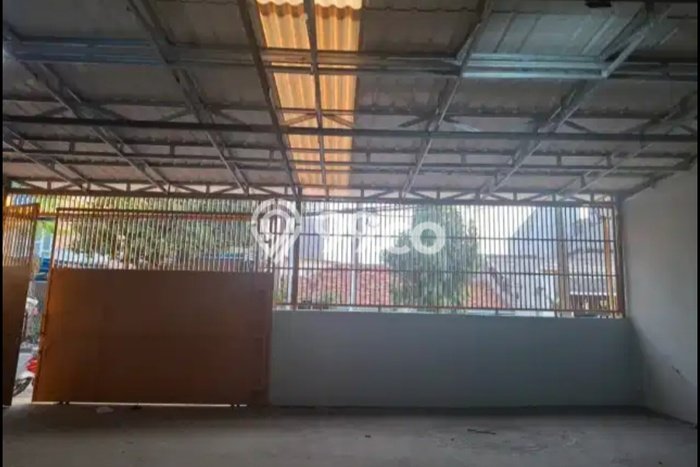 Gudang untuk Disewa di Pusat Jakarta Barat Luas Bangunan 338m2 Gudang untuk Disewa di Pusat Jakarta Barat Luas Bangunan 338m2