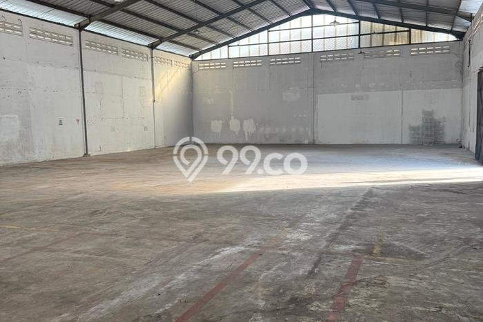 Unit Gudang Disewakan di Soekarno Hatta di Area Ramai & Strategis Unit Gudang Disewakan di Soekarno Hatta di Area Ramai & Strategis