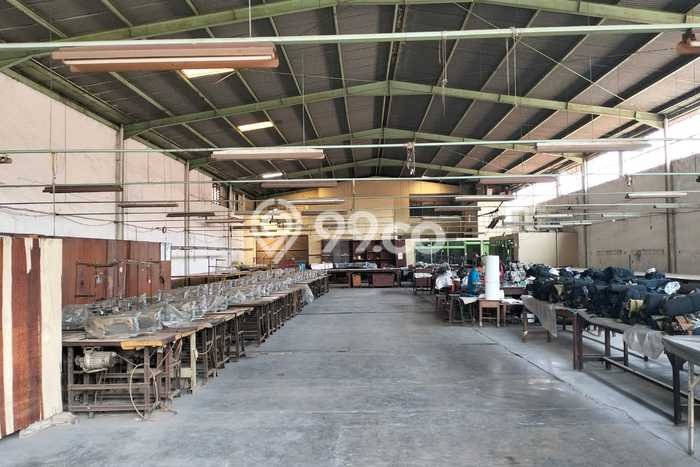 Unit Gudang Dijual di Bandung LT 1690m2 & LB 1600m2 Unit Gudang Dijual di Bandung LT 1690m2 & LB 1600m2