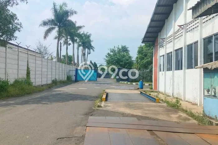 Unit Gudang Disewakan di Moch Toha di Area Ramai & Strategis Unit Gudang Disewakan di Moch Toha di Area Ramai & Strategis