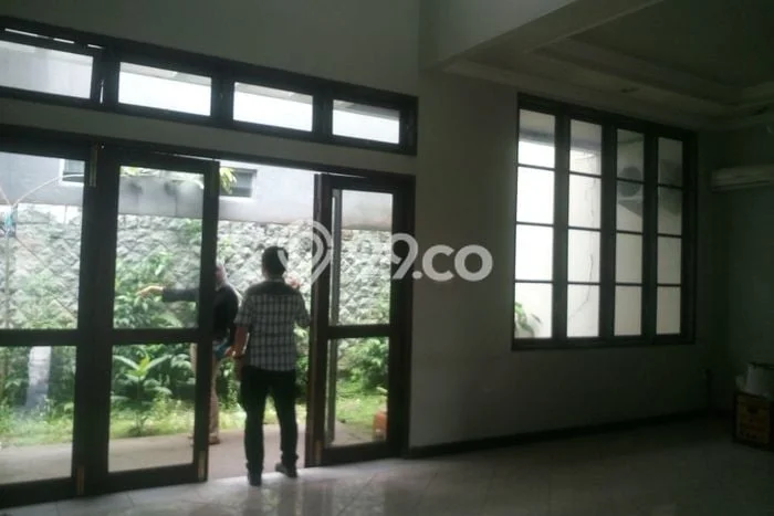 SPECIAL OFFER! Rumah area Pontianak Selatan, 4 KT, Lingkungan Strategis, LT 220m2m² Bangunan 186m2m² SPECIAL OFFER! Rumah area Pontianak Selatan, 4 KT, Lingkungan Strategis, LT 220m2m² Bangunan 186m2m²