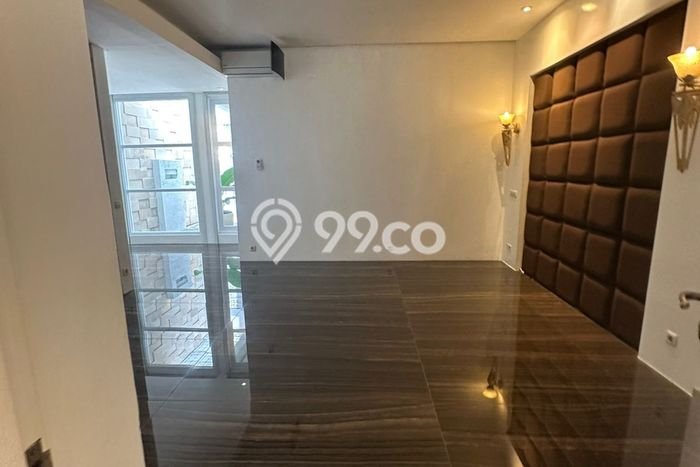 Disewakan Rumah Strategis LT 422m2 / LB 650m2 di Pondok Indah, Jakarta Selatan Disewakan Rumah Strategis LT 422m2 / LB 650m2 di Pondok Indah, Jakarta Selatan
