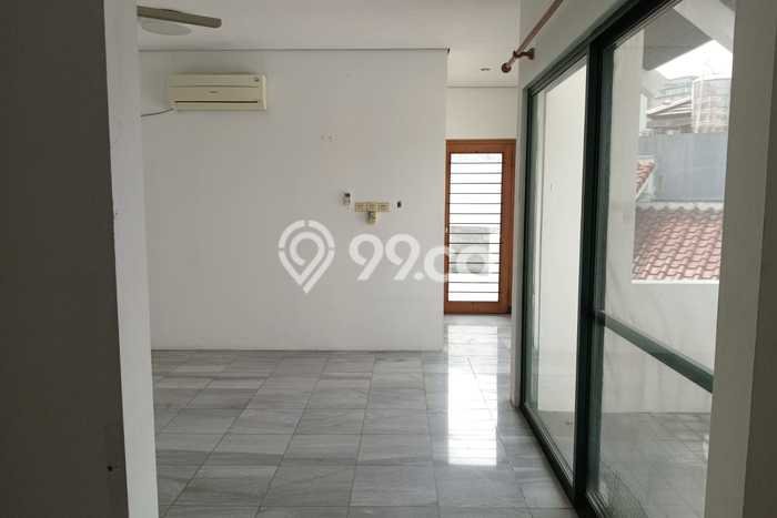 Rumah Elit Modern Tanpa Renovasi di Pondok Indah Jakarta Selatan Rumah Elit Modern Tanpa Renovasi di Pondok Indah Jakarta Selatan