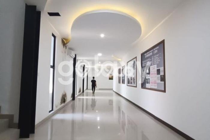 Kantor bagus disewakan di Kuta Selatan Badung dengan LB 1555m2 harga sewa terbaik Kantor bagus disewakan di Kuta Selatan Badung dengan LB 1555m2 harga sewa terbaik