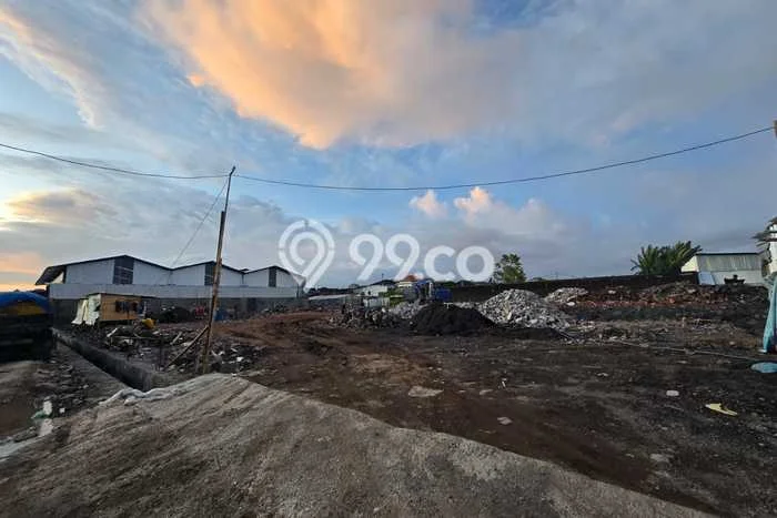 Disewakan Gudang di Kawasan Ramai Padangsambian Luas 1350m2 Disewakan Gudang di Kawasan Ramai Padangsambian Luas 1350m2