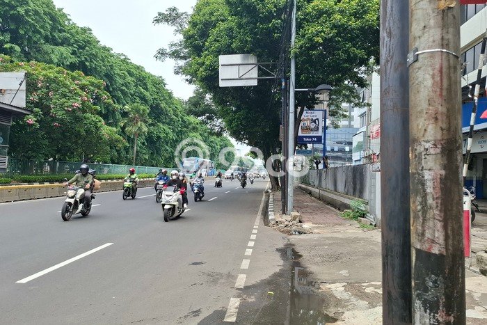 Ruko untuk Disewa di Pusat Jakarta Pusat Luas Bangunan 300m2 Ruko untuk Disewa di Pusat Jakarta Pusat Luas Bangunan 300m2