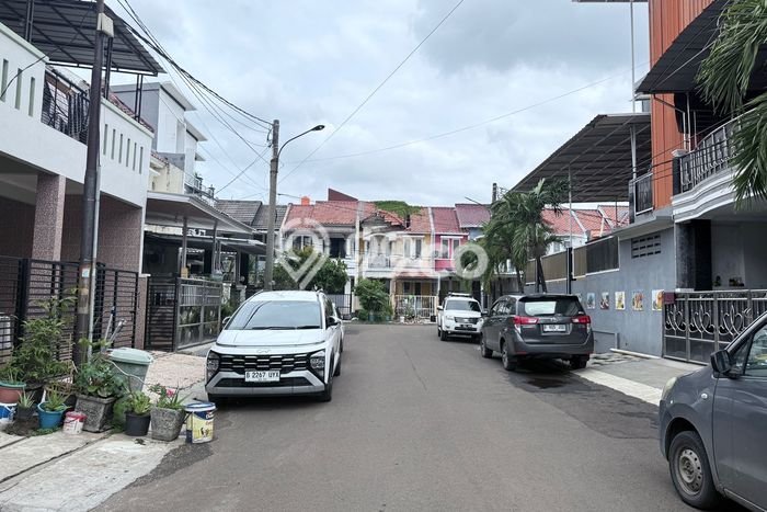 Dijual Cepat Rumah Bagus Siap Huni LB 180m2 di Tarumajaya, Bekasi Dijual Cepat Rumah Bagus Siap Huni LB 180m2 di Tarumajaya, Bekasi