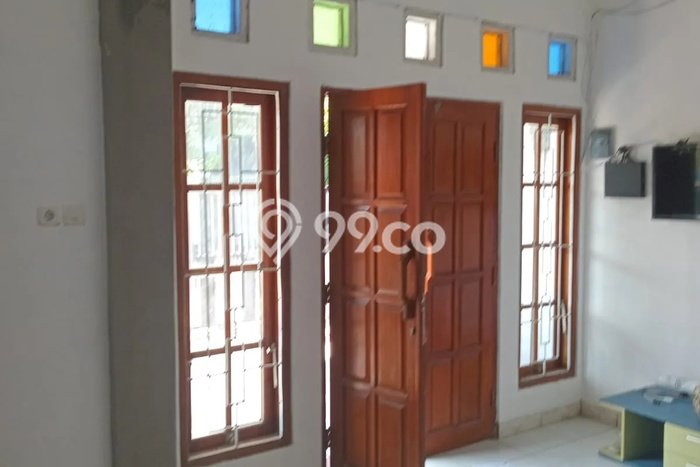 Dijual Rumah Strategis Bagus Punya 3 KT di Taman Madiun - Dijual Rumah Strategis Bagus Punya 3 KT di Taman Madiun -