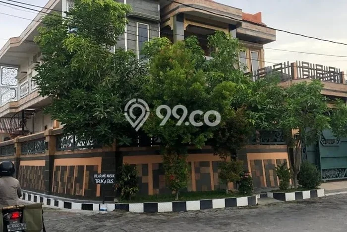 Hot Offer Hunian Mewah Ideal dan Luas di Wiyung, Surabaya Hot Offer Hunian Mewah Ideal dan Luas di Wiyung, Surabaya