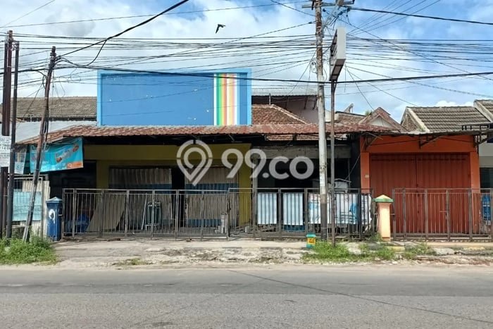 FOR SALE! Ruko di Taman Madiun, LT 341m2, LB 441m2 FOR SALE! Ruko di Taman Madiun, LT 341m2, LB 441m2
