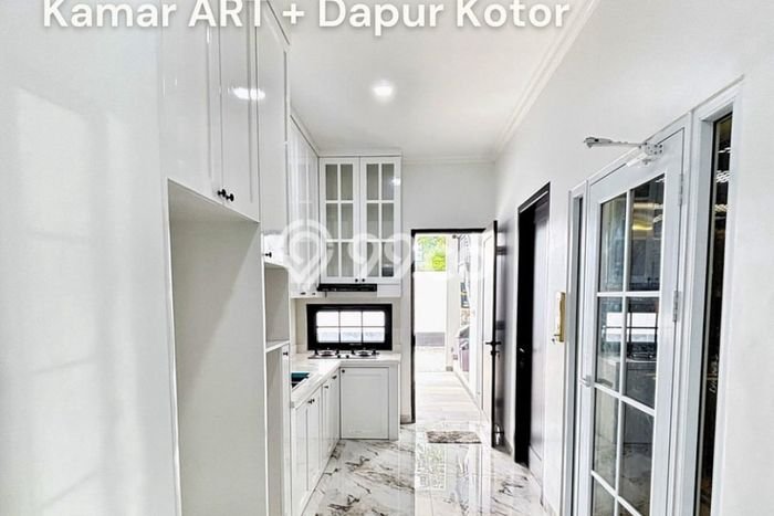Jual Rumah Mewah Elegan Dengan View Eksklusif di Pejaten, Jakarta Selatan Jual Rumah Mewah Elegan Dengan View Eksklusif di Pejaten, Jakarta Selatan
