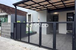 Rumah Modern Cantik 3 Kamar Bisa Langsung Pindah di Sleman Rumah Modern Cantik 3 Kamar Bisa Langsung Pindah di Sleman