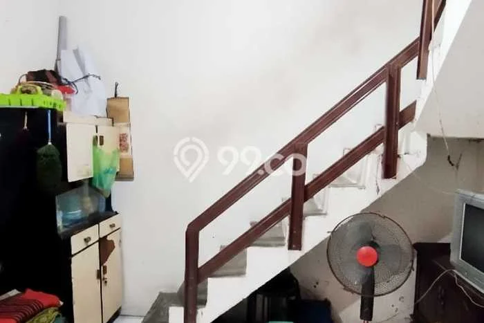 Peluang Investasi! Rumah Kost Dijual di Semarang Timur, Semarang, 11 KT, 4 KM, Luas 180m2 Peluang Investasi! Rumah Kost Dijual di Semarang Timur, Semarang, 11 KT, 4 KM, Luas 180m2