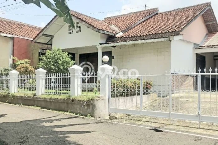 For Sale Rumah 5 Kamar Lokasi Ideal Bagus dan Strategis di Purwokerto Utara For Sale Rumah 5 Kamar Lokasi Ideal Bagus dan Strategis di Purwokerto Utara
