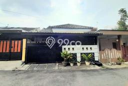 Rumah Modern Cantik 4 Kamar Bisa Langsung Pindah di Purwokerto Utara Rumah Modern Cantik 4 Kamar Bisa Langsung Pindah di Purwokerto Utara