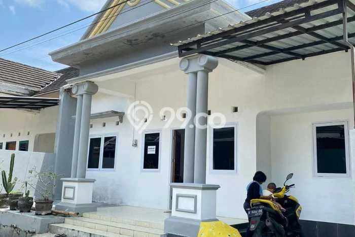 Dijual Rumah 4 Kamar Lokasi Ideal Bagus dan Strategis di Purwokerto Utara Dijual Rumah 4 Kamar Lokasi Ideal Bagus dan Strategis di Purwokerto Utara