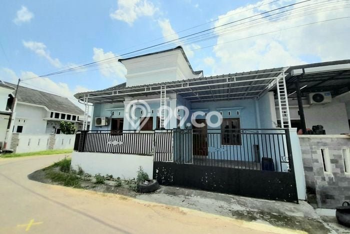 Rumah 2 KT 2 KM Fasilitas Jogging Track di Purwokerto Selatan, Banyumas Rumah 2 KT 2 KM Fasilitas Jogging Track di Purwokerto Selatan, Banyumas