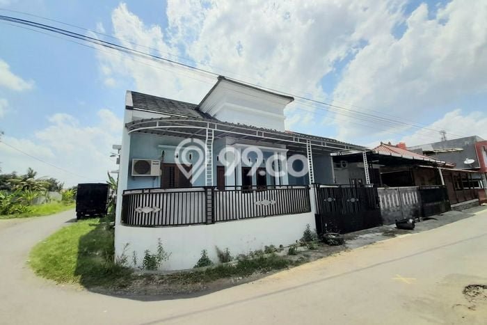 Rumah 2 KT 2 KM Fasilitas Jogging Track di Purwokerto Selatan, Banyumas Rumah 2 KT 2 KM Fasilitas Jogging Track di Purwokerto Selatan, Banyumas