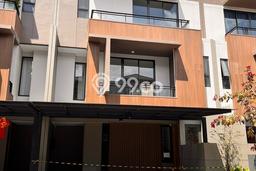 Rumah Elit LB 235m2 Siap Huni Desain Elegan di BSD, Tangerang Rumah Elit LB 235m2 Siap Huni Desain Elegan di BSD, Tangerang