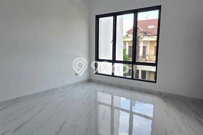 Rumah Luxury Modern Tanpa Renovasi di Villa Meruya Jakarta Barat Rumah Luxury Modern Tanpa Renovasi di Villa Meruya Jakarta Barat