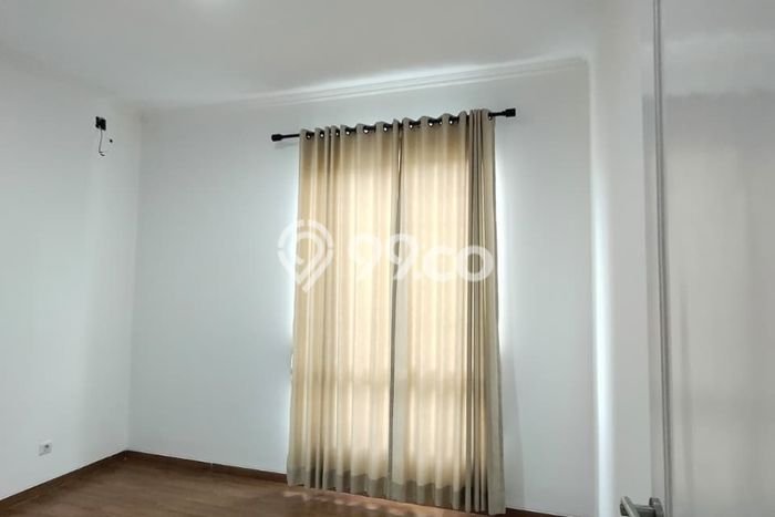 Rumah Elit LB 126m2 Siap Huni Desain Elegan di Alam Sutera, Tangerang Rumah Elit LB 126m2 Siap Huni Desain Elegan di Alam Sutera, Tangerang