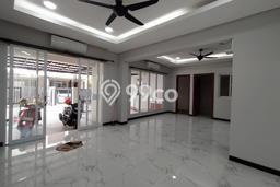 Hunian Elit LB 320m2 Siap Pakai Desain Elegan di Kerobokan, Badung Hunian Elit LB 320m2 Siap Pakai Desain Elegan di Kerobokan, Badung