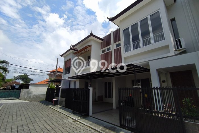 Hunian Elit LB 320m2 Siap Pakai Desain Elegan di Kerobokan, Badung Hunian Elit LB 320m2 Siap Pakai Desain Elegan di Kerobokan, Badung