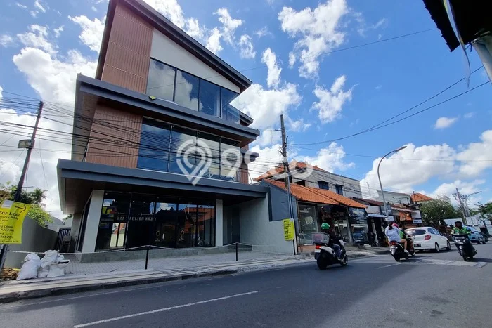Ruko untuk Disewa di Pusat Badung Luas Bangunan 400m2 Ruko untuk Disewa di Pusat Badung Luas Bangunan 400m2