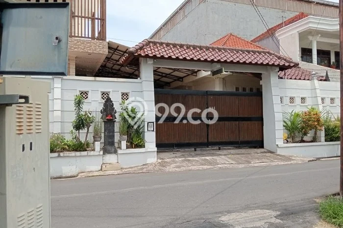 Siap Huni Hunian Elit 8 Kamar di Kuta Dekat ke Mana Pun Siap Huni Hunian Elit 8 Kamar di Kuta Dekat ke Mana Pun