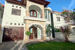 Rumah Area Strategis di Renon, Denpasar, Luas 409m² Bangunan 214m² Rumah Area Strategis di Renon, Denpasar, Luas 409m² Bangunan 214m²