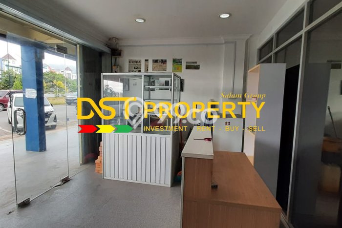 LOKASI PREMIUM! Ruko di Batam Centre, Luas 215m2m², Lokasi Mainroad LOKASI PREMIUM! Ruko di Batam Centre, Luas 215m2m², Lokasi Mainroad