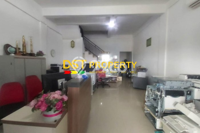 PRIME LOCATION! Ruko di , Luas 136m2m², Area Bisnis, Posisi Strategis PRIME LOCATION! Ruko di , Luas 136m2m², Area Bisnis, Posisi Strategis