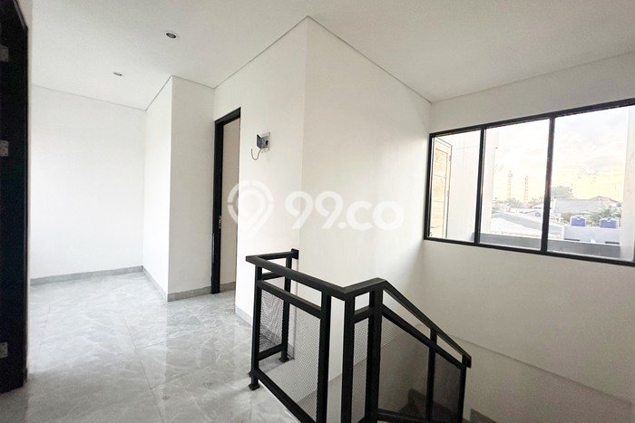 Jual Rumah Eksklusif 3 KT di Cawang, Jakarta Timur Jual Rumah Eksklusif 3 KT di Cawang, Jakarta Timur