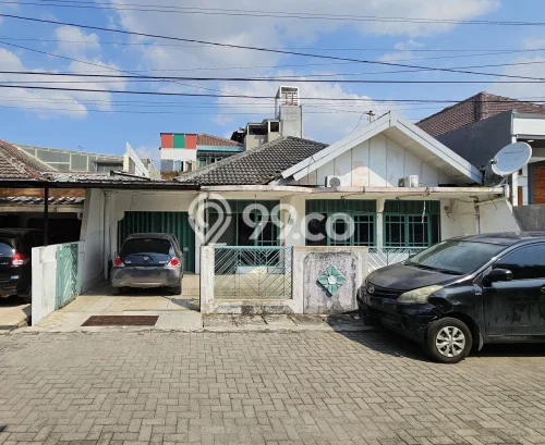 Lokasi strategis! Rumah siap pakai dikontrakkan di Semarang Utara LB 200m2 Lokasi strategis! Rumah siap pakai dikontrakkan di Semarang Utara LB 200m2