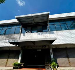 Area Ramai! Ruko Dijual di Pedurungan untuk Bisnis Luas Bangunan 110m2 Area Ramai! Ruko Dijual di Pedurungan untuk Bisnis Luas Bangunan 110m2