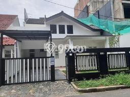 For Sale! Luxury House LT 250m2 Desain Elegan di Ancol For Sale! Luxury House LT 250m2 Desain Elegan di Ancol